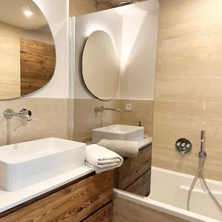 Le 1853 Horská chata